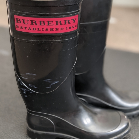Burberry Rain Boots (slightly used) - Picture 2 of 8